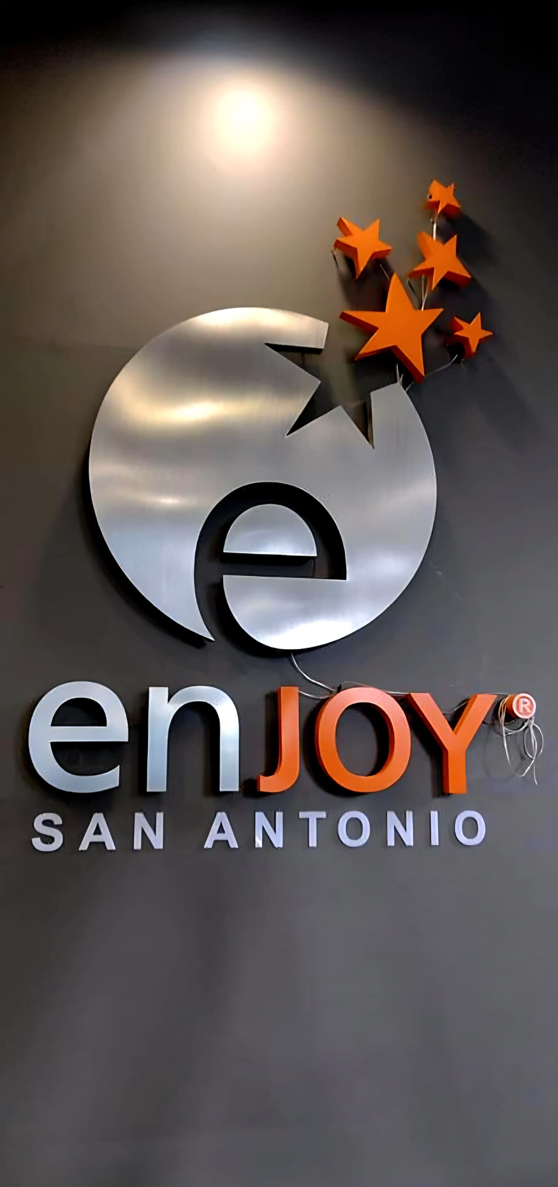 Letrero de acero Enjoy