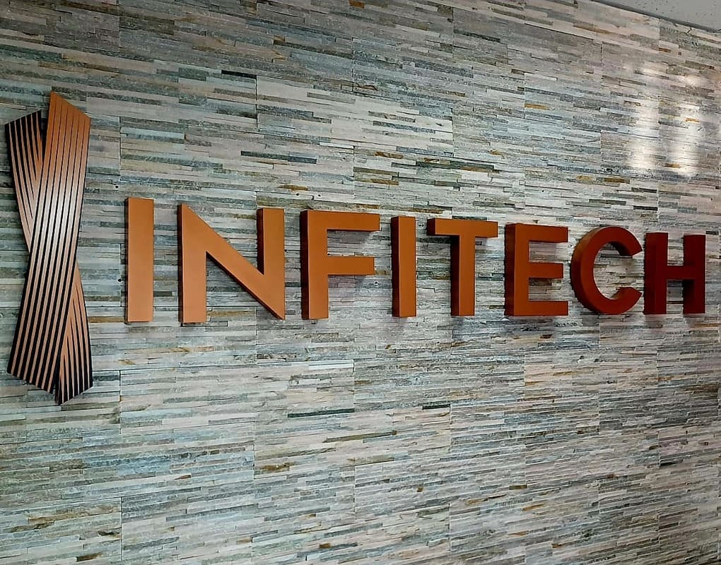 Letrero de acero Infitech